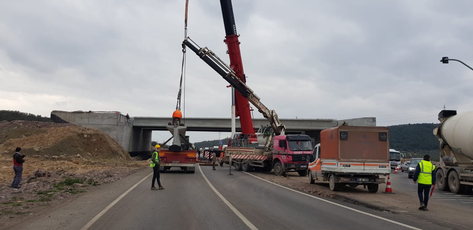 Bilecik Mekece Projesi ( 120'LİK 460 Adet Öngermeli Kiriş İmalatı )